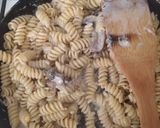 Foto del paso 4 de la receta: Tirabuzones con crema azul y hongos