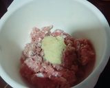 A picture of step 1 of Twa Qeema kabab.