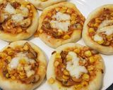 Foto langkah ke 6 dari resep Pizza mini.