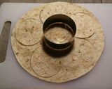 Foto langkah ke 2 dari resep Cup Cheesy Tortilla.