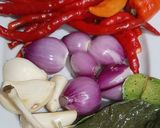 Foto langkah ke 1 dari resep Balado Cumi Asin Pete.