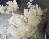 A picture of step 2 of Garlic Paratha.