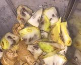 A picture of step 2 of Noni fruit juice.