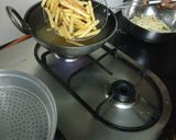 A picture of step 2 of Chinese French fries.