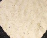 A picture of step 5 of White Makki Ki Roti 😋.