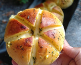Foto langkah ke 10 dari resep Korean Cream Cheese Garlic Bread.