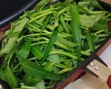 Foto langkah ke 4 dari resep Sayur kangkung telur puyuh.