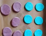 Foto del paso 3 de la receta: Alfajores de colores