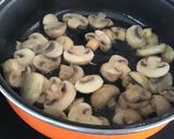 Foto del paso 1 de la receta: Pollo con champiñones