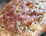 صورة لخطوة 2 من وصفة مملحات بحجم عائلي بعجينة سحرية وتحمرلك وجهك 🧀