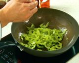 A picture of step 5 of Bitter Melon and Egg Stir-Fry.