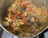 Foto del paso 4 de la receta: Pollo con verduras salteadas para rapiditas