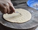 নো ইস্ট নো ওভেন পিজ্জা (no yeast no oven pizza recipe in Bengali) রেসিপি ধাপ - 2 ছবি