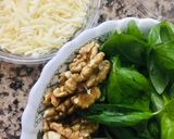 Foto del paso 1 de la receta: SALSA DE 🌿ALBAHACA🌿(PESTO) 😋🌿🤩🌿