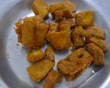 Foto langkah ke 4 dari resep Tumis tahu krispi.