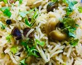 A picture of step 3 of Kashmiri pulao.