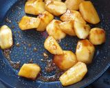 Une image de l'étape 3 de Minis tartes tatin aux pommes 😋 # juin.