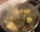 Foto del paso 1 de la receta: Alcachofas con piñones