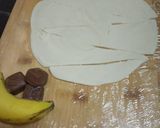 A picture of step 5 of Chocolate banana croissants.