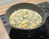 Foto del paso 5 de la receta: Gnocchi con salmón y espinacas en falsa bechamel