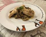 Foto del paso 7 de la receta: Setas salteadas con ajetes tiernos y solomillo de pechuga de pollo