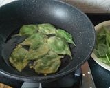 Foto langkah ke 3 dari resep Keripik bayam renyah.