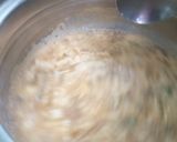A picture of step 2 of Egg Drops Capsicum Soup.
