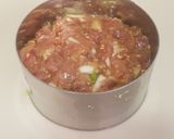 Foto del paso 5 de la receta: Tartar de atún sobre base de guacamole