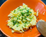 Foto del paso 3 de la receta: Tosta de scamorza 🍞 🧀 🍄 🥔 🍳