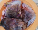 Foto langkah ke 1 dari resep Bagar Asam Kepala Ikan.