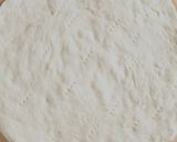 A picture of step 2 of Pan pizza.
