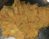 A picture of step 4 of Chicken vegetable macroni kabab.