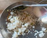 Foto langkah ke 3 dari resep Nasi Goreng Daun Bawang.