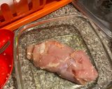 Foto del paso 3 de la receta: Pechuga gratinada con jamón serrano y salsa de piña con panela