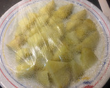 Foto del paso 3 de la receta: Patatas con queso cheddar y nata agria🥔🧀🍶 (en 10 minutos)