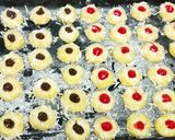 Foto langkah ke 5 dari resep Thumbprint cookies yang simple dg bahan yang mudah.