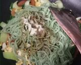 Foto langkah ke 3 dari resep Tumis Mie Lemonilo Praktis.