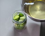 Foto del paso 6 de la receta Pepinillos en vinagre con hierbas frescas