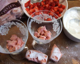Foto del paso 2 de la receta: Copas de fresones con crema de ricota