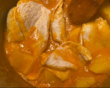 Foto del paso 5 de la receta: Filetes de pollo con patatas en salsa de zanahoria