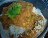 A picture of step 2 of Rice bowl curry.