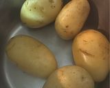 Foto del paso 1 de la receta: Croquetas de papa y atún rellenas de queso