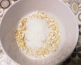 Foto del paso 1 de la receta: Gachas con yogurt, nísperos y almendras