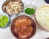 菇菇毛豆滑蛋親子丼的食譜步驟1照片