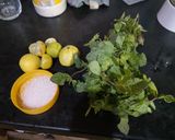A picture of step 1 of Mint Lemonade.