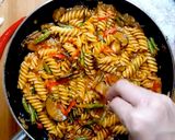 รูปขั้นตอนการทำที่ 3 ของ ต้มยำพาสต้า 🍝
