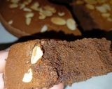 Foto langkah ke 9 dari resep Bolu Cokelat Choco Chips.