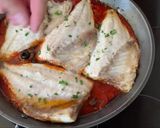 Foto del paso 6 de la receta: Dorada con salsa de tomate y anchoas