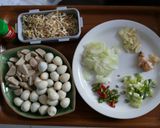 Foto langkah ke 2 dari resep Semur telur puyuh bakso tauge favorite.