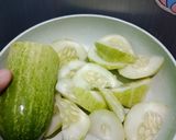 Foto langkah ke 2 dari resep Sayur Bening Timun.